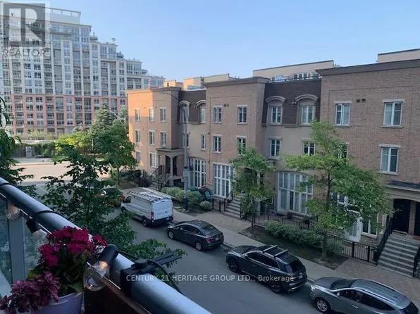 80 Western Battery Rd #214, Toronto, ON M6K 3S1