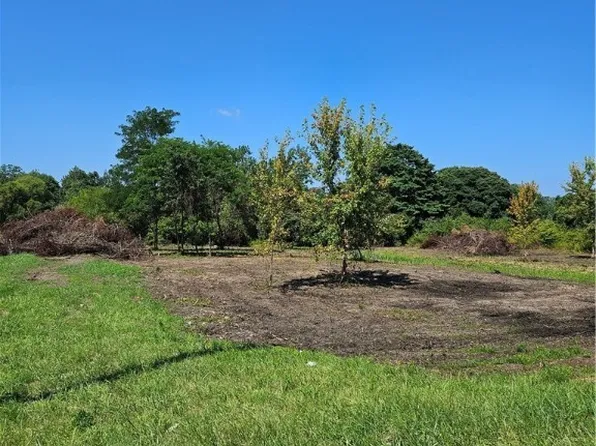 McMackin Rd, Madison, OH 44057