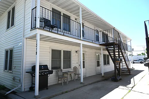 1319 10th Ave S. Photo 1