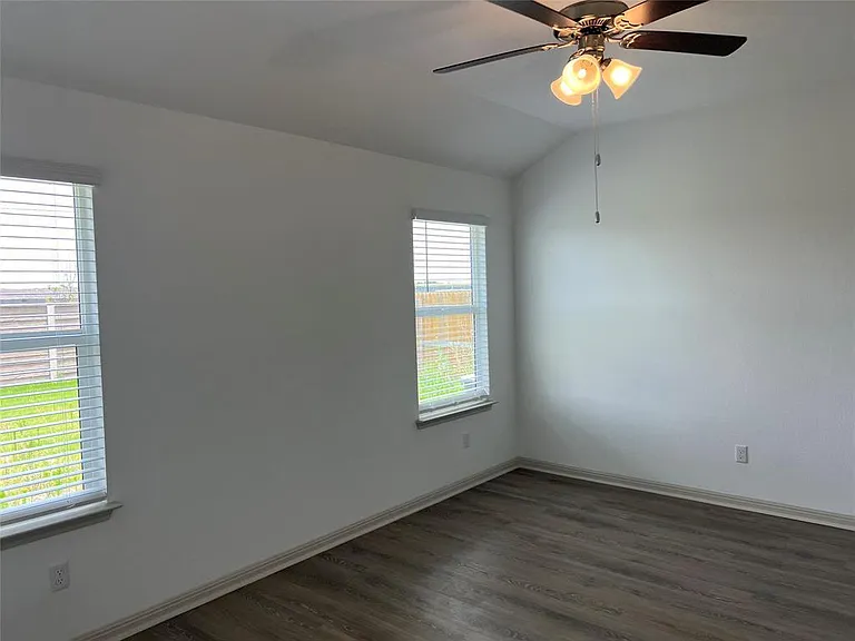 309 Mulberry Creek Ln — Photo 7