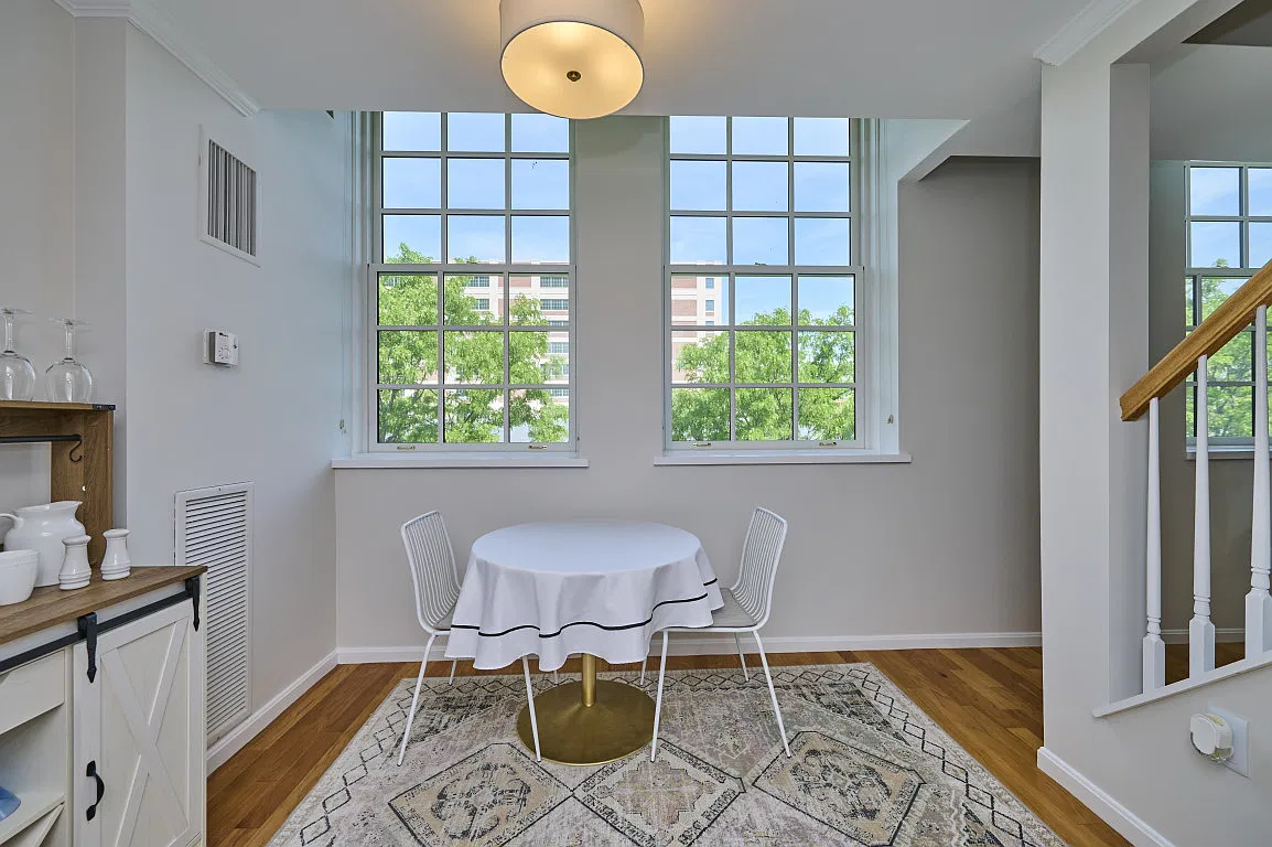 2 bed, 1013 sqft, $3,995 — Photo 3