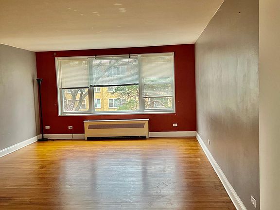 2nd image of 6100 N Winchester Ave APT 2A