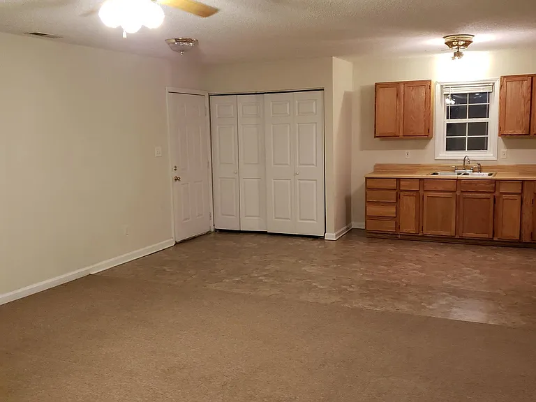 1610 Lake St — Photo 10