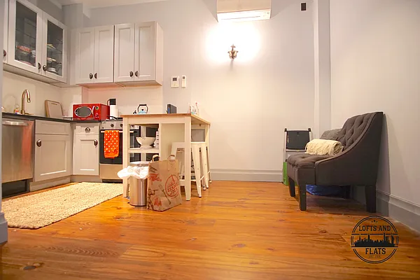 Rented by Lofts and Flats LLC | media 30