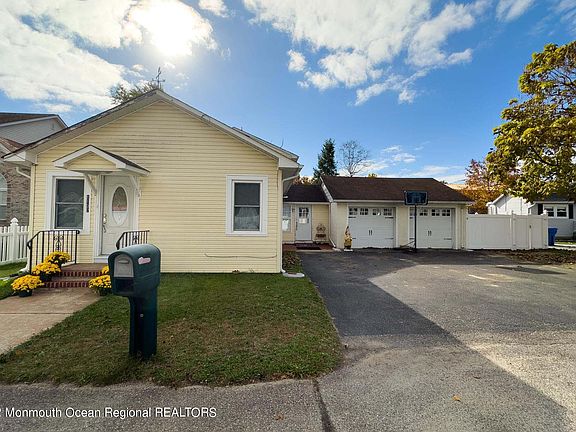 2nd image of 1132 2nd Avenue