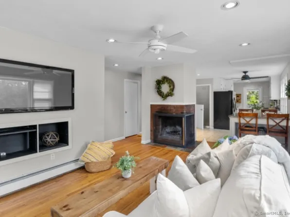 28 Alexander Drive, Cromwell, CT 06416