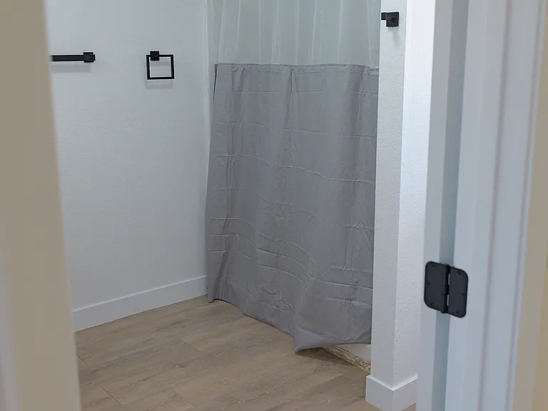 20997 Pine Ridge Ave #2 — Photo 5