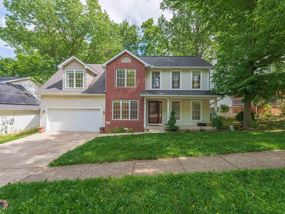 1115 E Azalea Ln