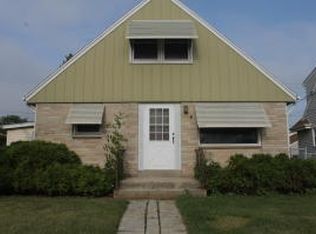 1300 W Barnard Ave, Milwaukee, WI 53221