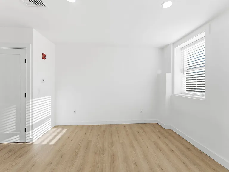 210 Weeden St #9 — Photo 8