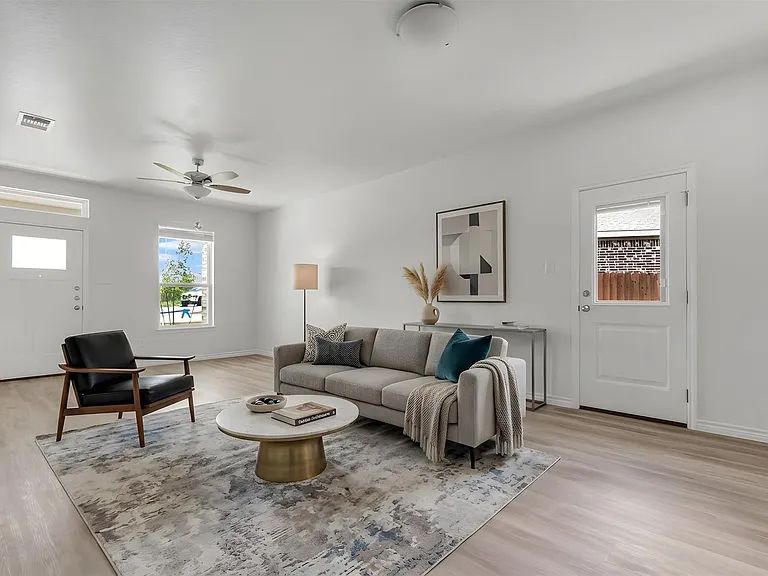 1118 Zora Dr #A — Photo 3