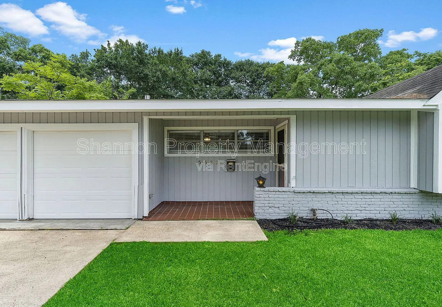 3 bed, 2.0 bath, 1233 sqft, $1,925 — Photo 3
