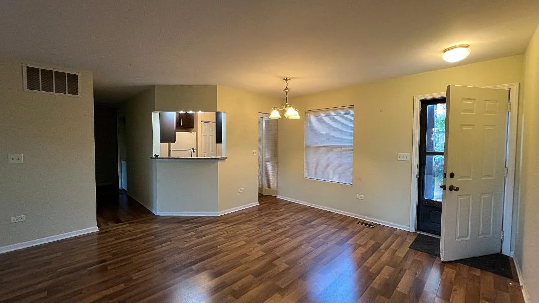 383 Sandhurst Circle — Photo 2