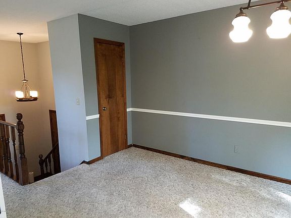 4th image of 885 Maywood Ave