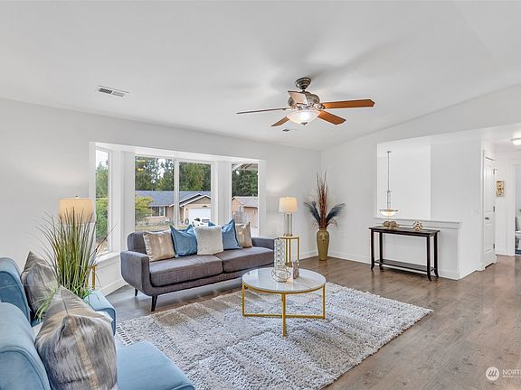 4th image of 13026 225th Avenue E