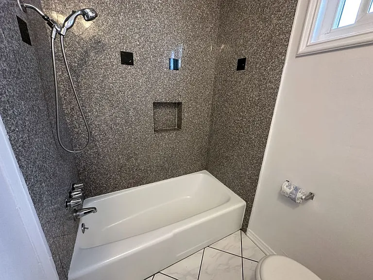 Edgemont Apts — Photo 26