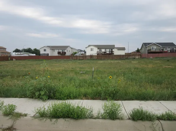 1305 Manchester St, Gillette, WY 82716