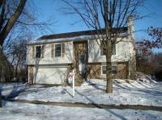 1530 Adams Ave, St Charles, IL 60174