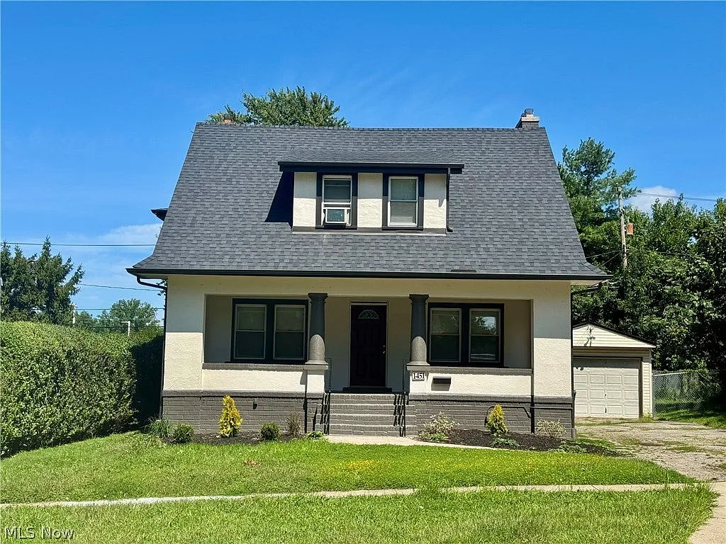 3 bed, 1.5 bath, 1070 sqft, $1,800 — Photo 1