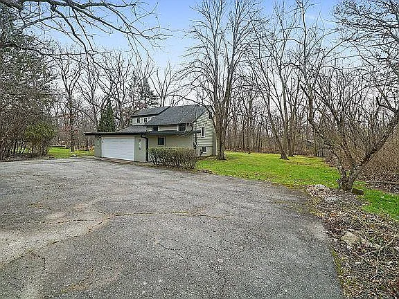 2701 Riverwoods Rd — Photo 2