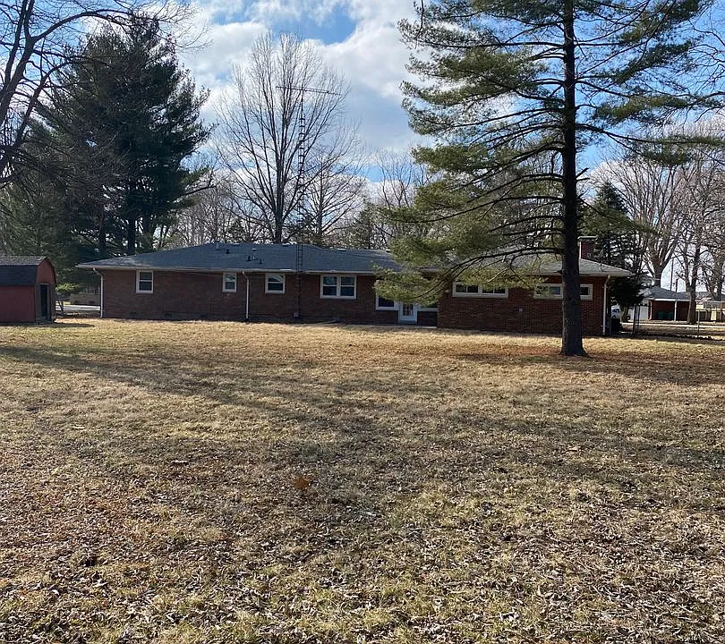 4 Lansing Dr