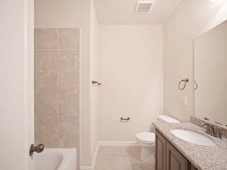 2306 Lucerne Dr — Photo 16