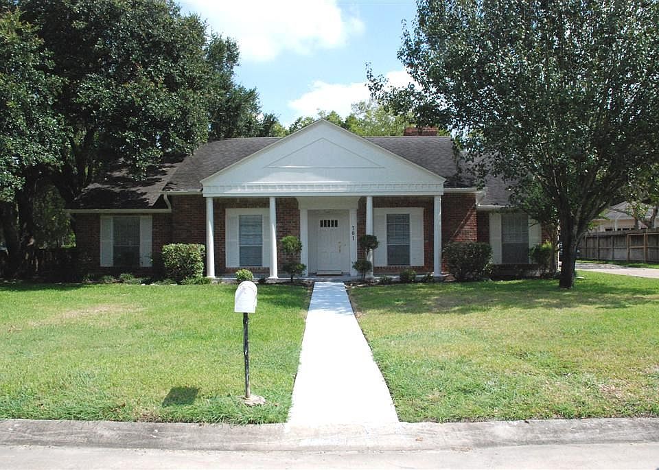 1st image of 701 Quaker Dr