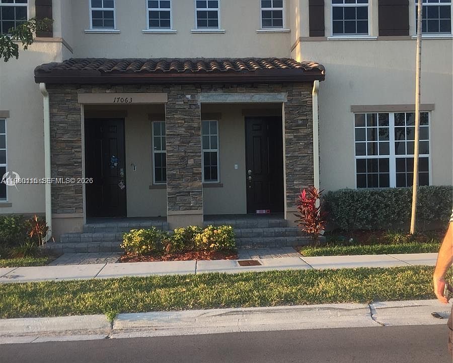 1st image of 17059 SW 96th St