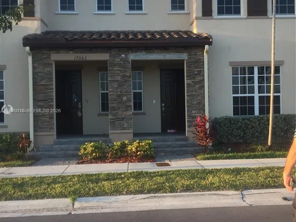 17059 SW 96th St, Miami, FL 33196