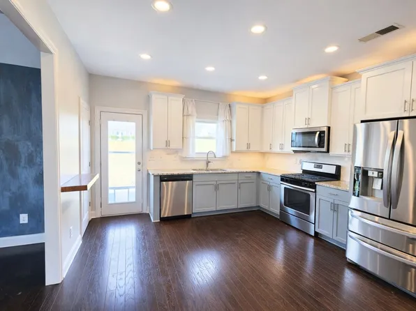 821 Westmoreland Cir NW, Atlanta, GA 30318