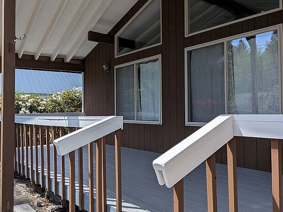 3rd image of 9923 Overlook Drive NW