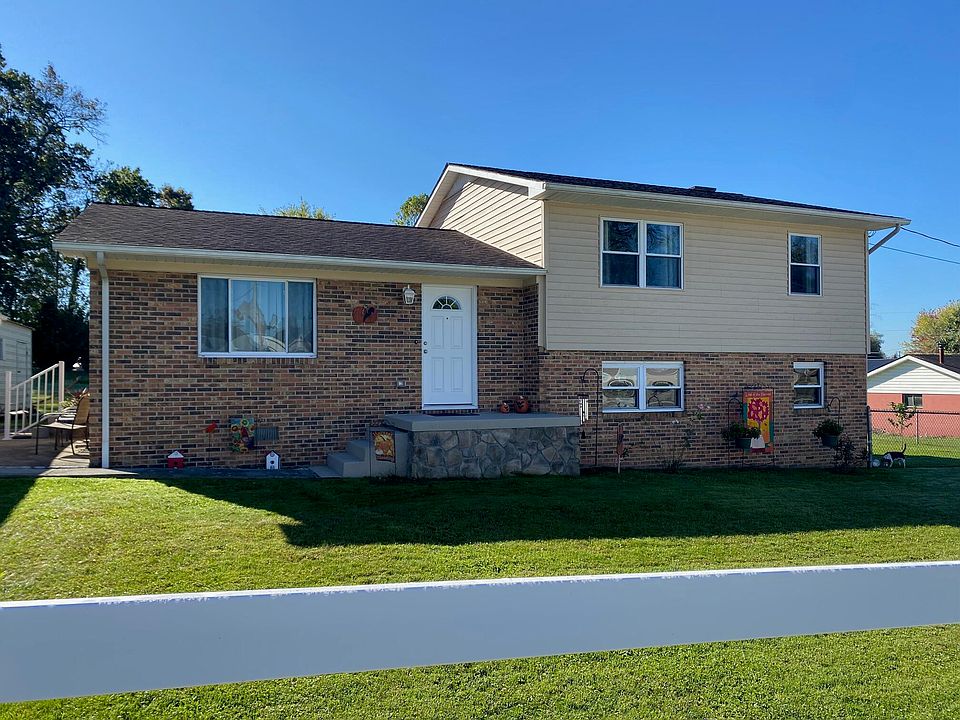 1st image of 410 Ellison Cir