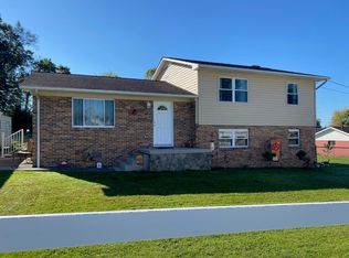 410 Ellison Cir, Oak Hill, WV 25901