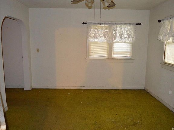 Formal dining room