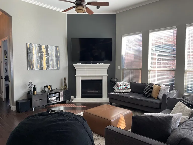 201 Carrington Ln — Photo 5