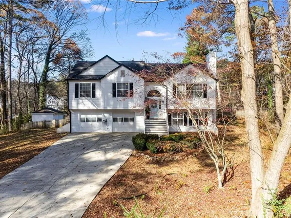 384 Springbrooke Trl, Dallas, GA 30157