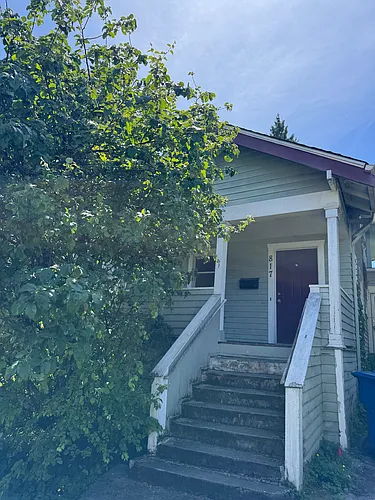 817 NE 60th St Photo 1