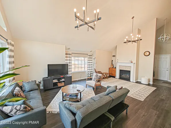 45 Shawnee Trl, Albrightsville, PA 18210