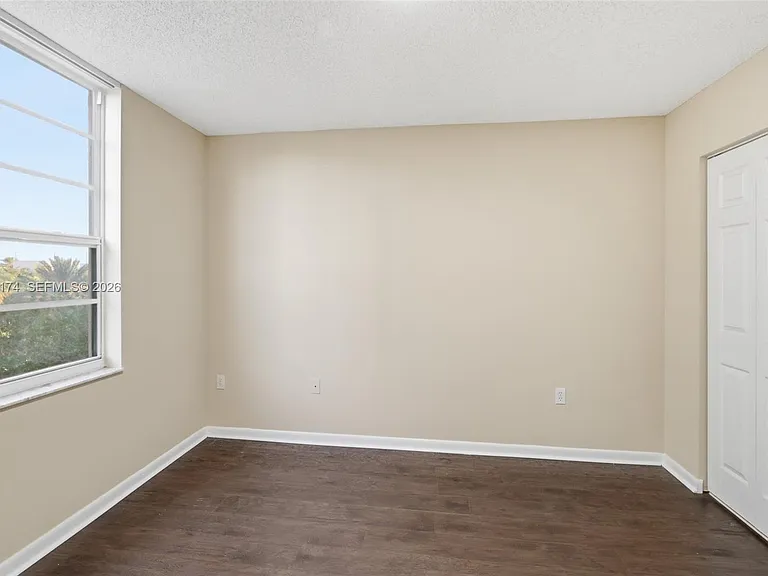 520 SE 5th Ave #2403 — Photo 35
