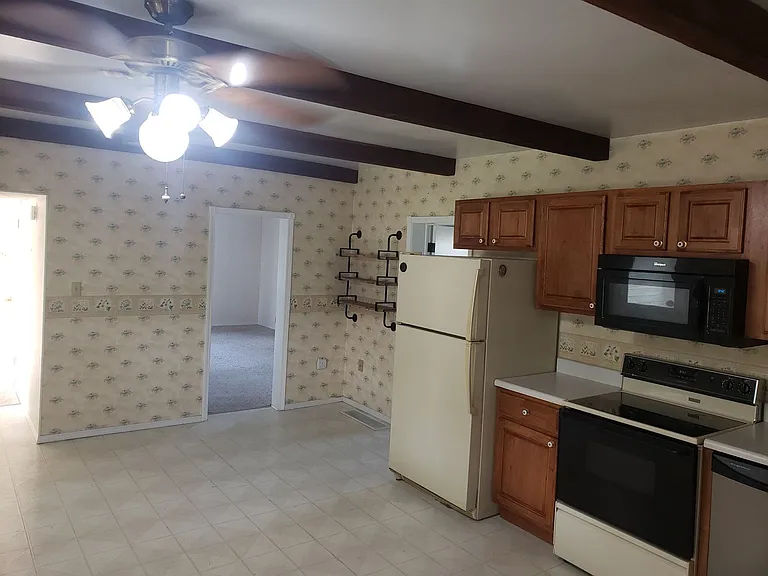 9739 Maysville Rd — Photo 10