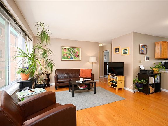2nd image of 1020 Washington Blvd APT 3B