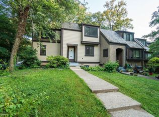 1555 Scandia Cir, Reston, VA 20190