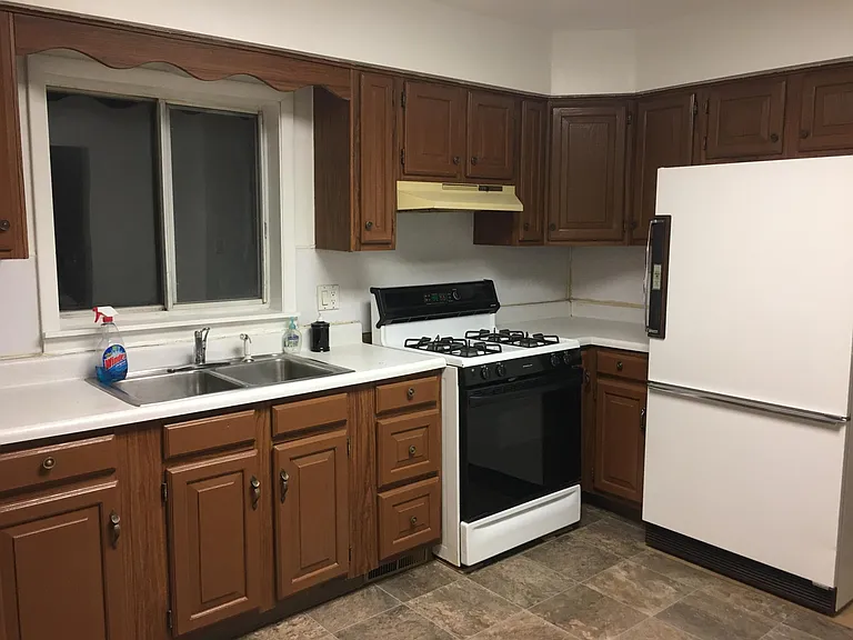 Kitchen cont