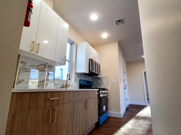 165 Danforth Ave APT 3, Jersey City, NJ 07305