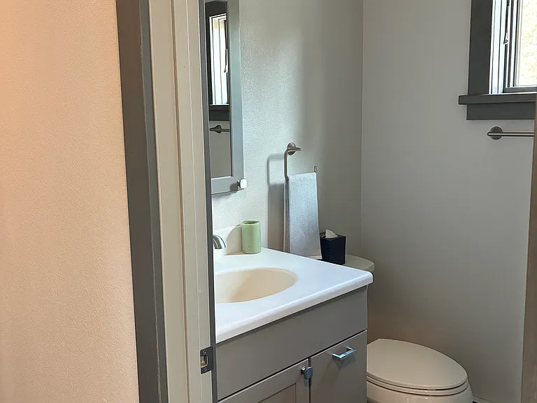 585 W Pine St — Photo 7