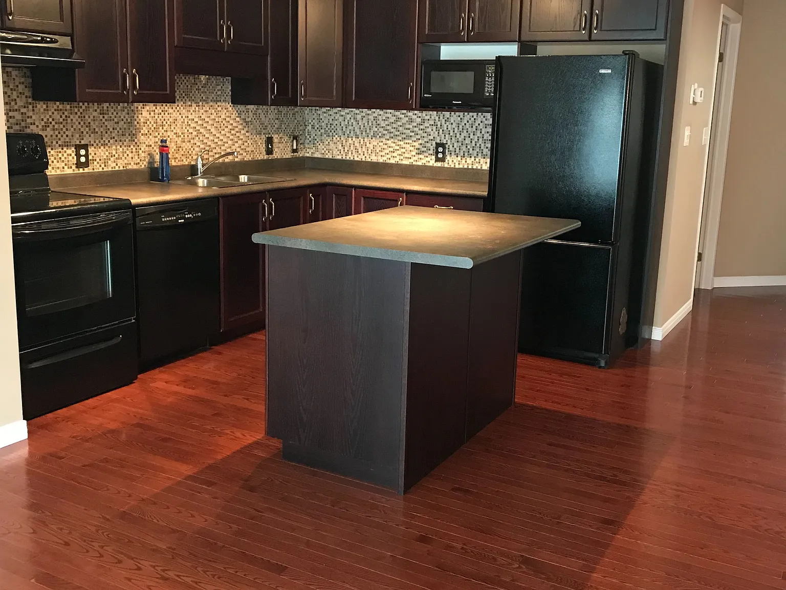 5 bed, $3,200 — Photo 3