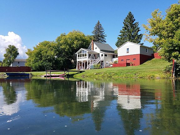 Safe swim, boating, big lawn