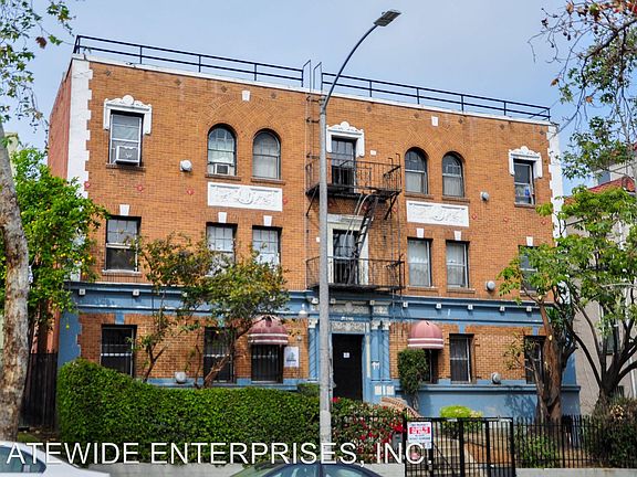 2nd image of 245 N Kenmore Ave APT 106