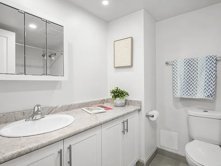 41 Warrender Ave #2 BD — Photo 14
