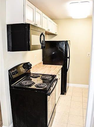 3rd image of 1911 Western Avenue Ext #3